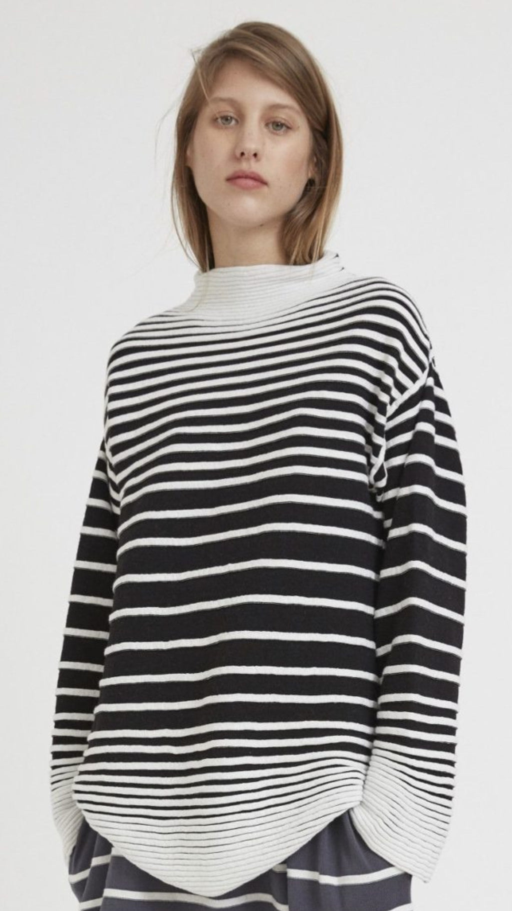 Luxurious Merino Wool Chimney Neck Sweater - Two-Tone Striped Loose Fit Knitwear