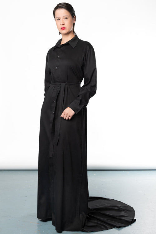 https://www.haruco-vert.com/wp-content/uploads/2025/08/Black_cotton_womens_shirt_dress_with_small_train_and_adjustable_waist_straps_Haruco-vert.jpg
