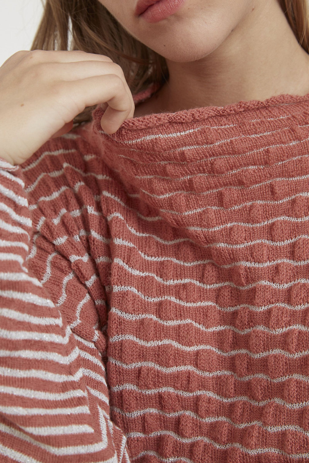 Luxurious Berries Loose-Fit Long Sweater: Soft Merino Wool, Camel Blend, Striped Sleeves