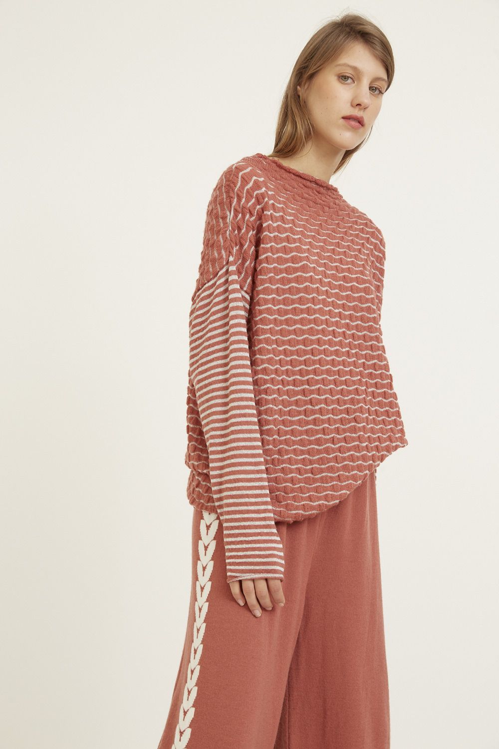 Luxurious Berries Loose-Fit Long Sweater: Soft Merino Wool, Camel Blend, Striped Sleeves