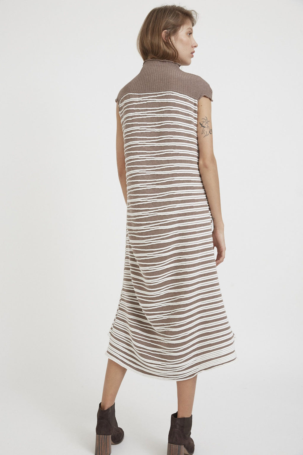 Elegant Cotton Knit Midi Dress with 3D Branches Motifs & Asymmetrical Hem